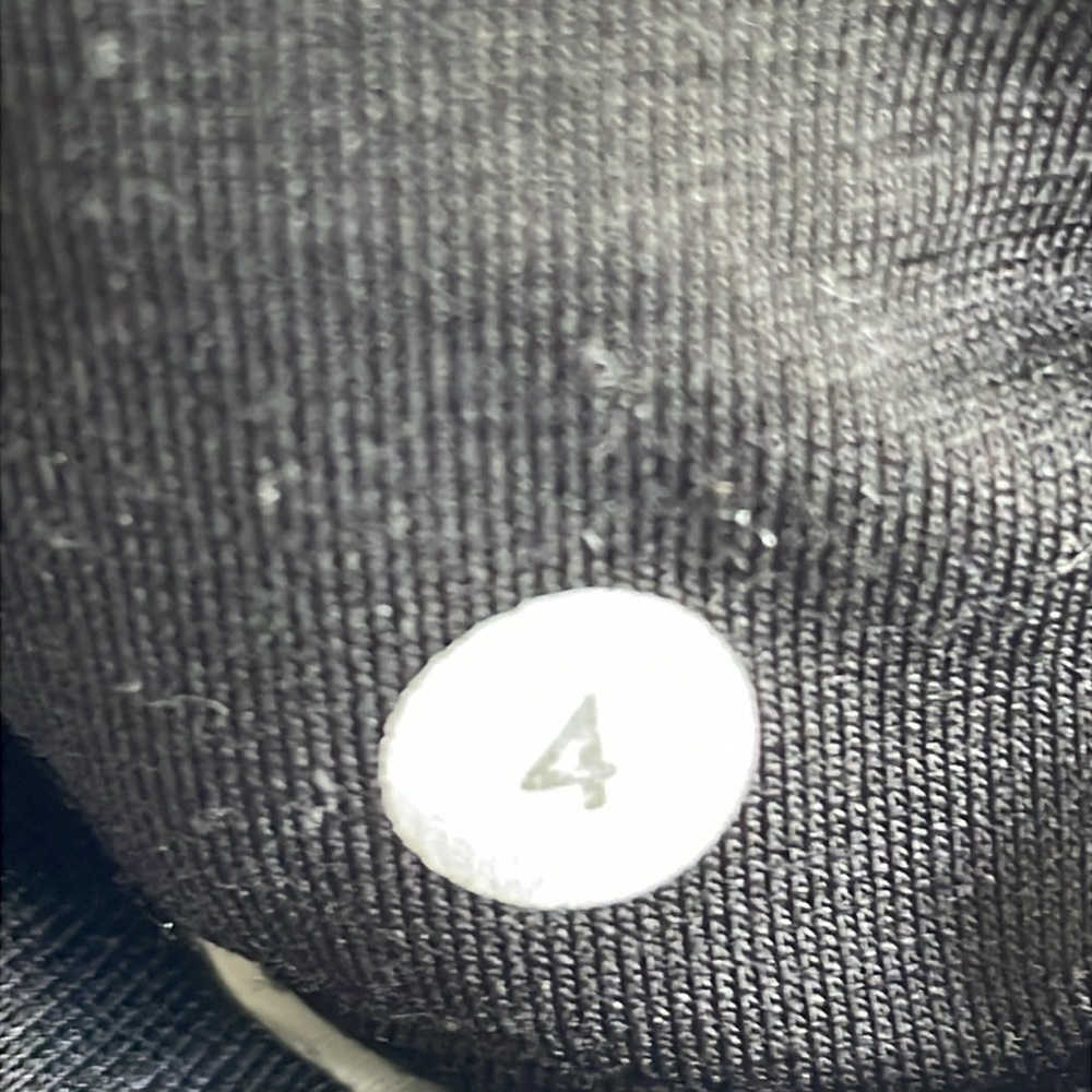 Lululemon Wunder Under Pant
Black / Quilting Winter 13 - Picture 5 of 9
